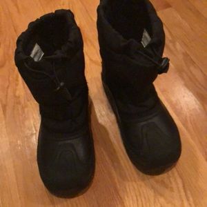 Boys Snow boots size 6